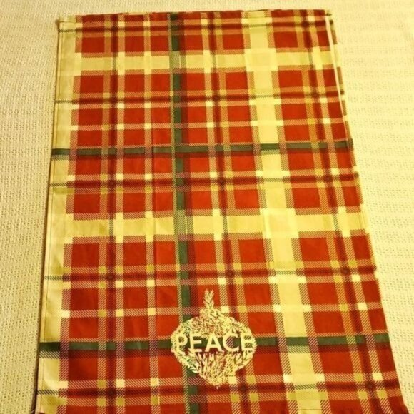 Holiday Ornament "PEACE" Soft Red/Cream/Green Decorative 17"x26" Cotton Towels - Picture 1 of 7